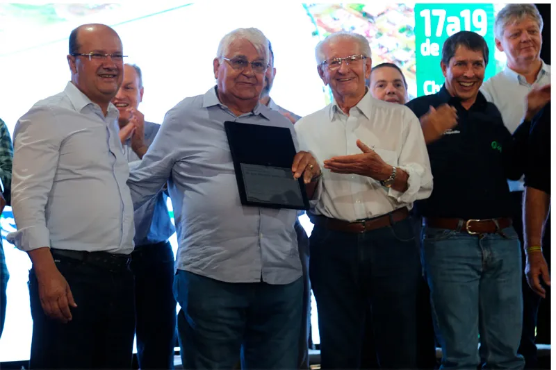 Homenagem ao ex-diretor geral da Embrapa CPAO de Dourados, Dr. José Ubirajara Vieira Moreira