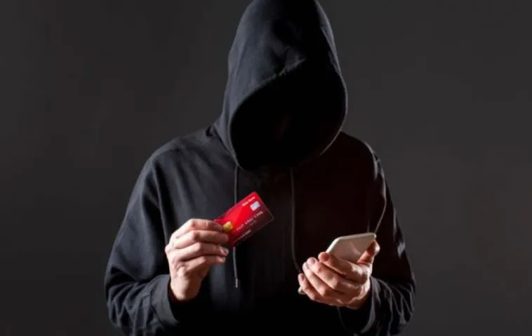 Homem cai em golpe ao tentar contratar frete de móvel pela internet, em Paraíso das Águas