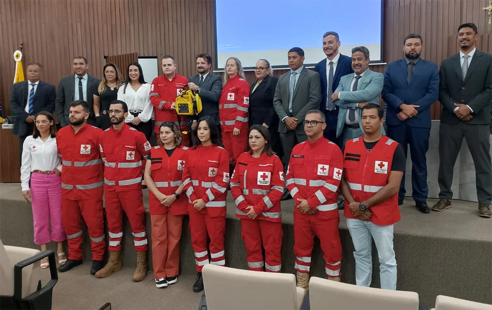 Cruz Vermelha de Chapadão do Sul recebeu desfibrilador da Câmara Municipal
