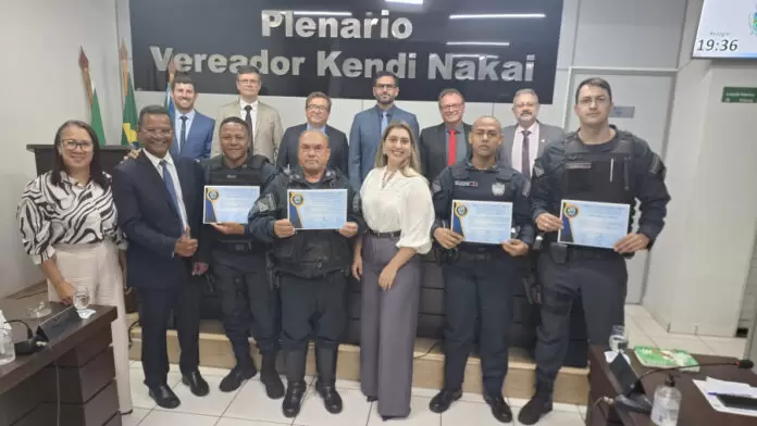 Câmara Municipal de Paraíso das Águas presta homenagem a policiais militares