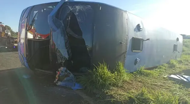 Ônibus que tombou e deixou 11 mortos saiu de Goiás com destino a São Paulo