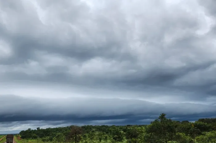Área de baixa pressão mantem dia chuvoso em Mato Grosso do Sul