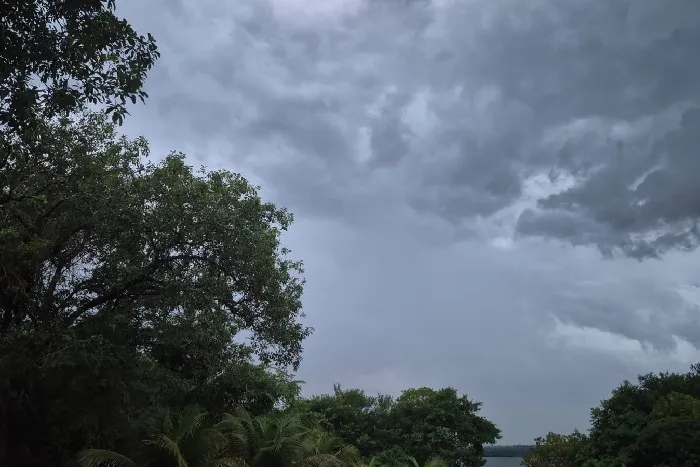 Semana começa com possibilidade de chuva em três regiões de MS