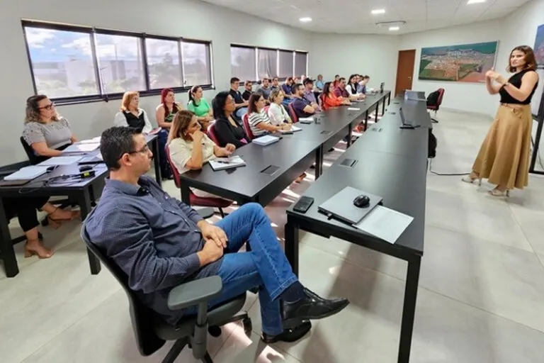 Chapadão do Sul inicia planejamento do PPA 2026–2029 com reunião estratégica entre secretarias