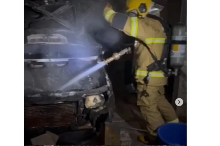 Chapadão do Céu – Homem tranca família em casa, ateia fogo em carro e foge