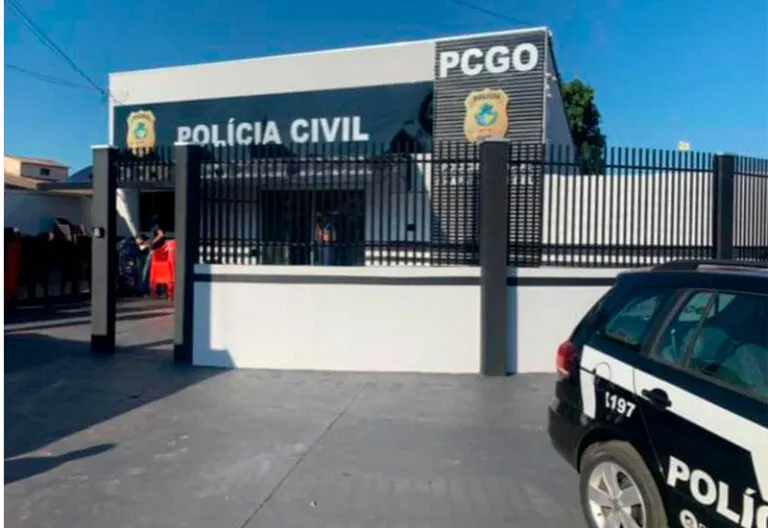 PC prende homem em Chapadão do Céu que perseguiu companheira até ela perder o emprego