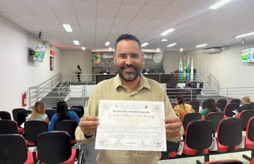 Câmara de Vereadores entrega Moção de Congratulação ao Prefeito Weliton Guimarães