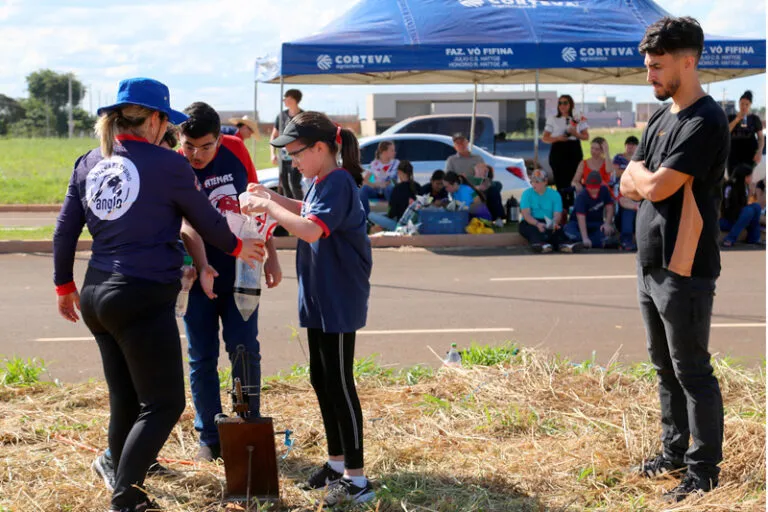 Colégio Atenas participa mais uma vez da Mostra Brasileira de Foguetes (MOBFOG)