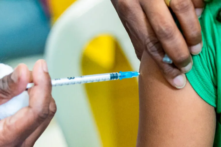 Com vacina contra gripe sobrando, Prefeitura de Chapadão do Sul lança campanha para toda população