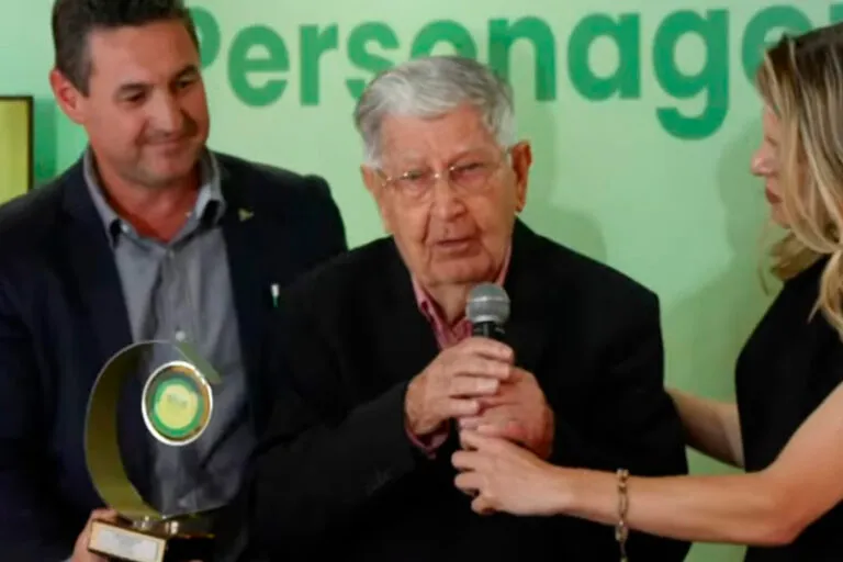 Alberto Schlatter vence o Prêmio Personagem Soja Brasil 24/25 categoria Produtor