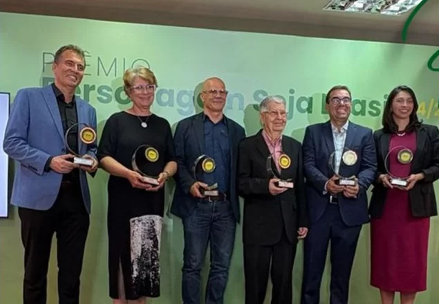 Alberto Schlatter conquista “Prêmio Personagem Soja Brasil 2025″na categoria voto popular, concedido pelo Canal Rural