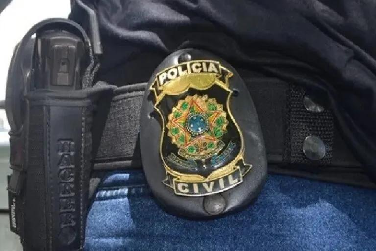 Mulher furta aparelho celular de idoso de 82 anos e é presa em Chapadão do Céu-GO