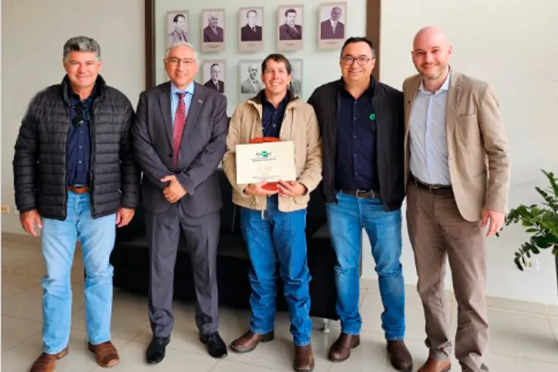 Diretores da Fundação Chapadão participam das homenagens aos 50 Anos da Embrapa Agropecuária Oeste