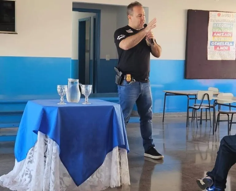 Polícia Civil realizou palestra em escola de Chapadão do Céu sobre consequências legais do bullying e do cyberbullying