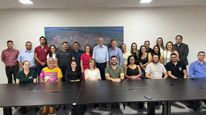 Prefeito e secretários recebem deputado Geraldo Resende que confirma emendas para a saúde de Chapadão do Sul