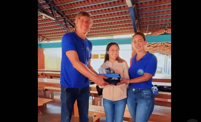 Prefeitura de Chapadão do Céu entrega Uniformes Escolares Entregues!