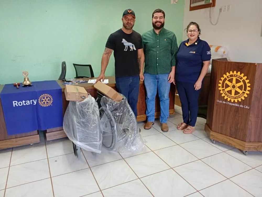 Empresário Rafael, da Tribos Eventos, realiza doação de cadeiras de rodas em ação solidária no dia 27 de setembro ao Rotary Club de Chapadão do Céu
