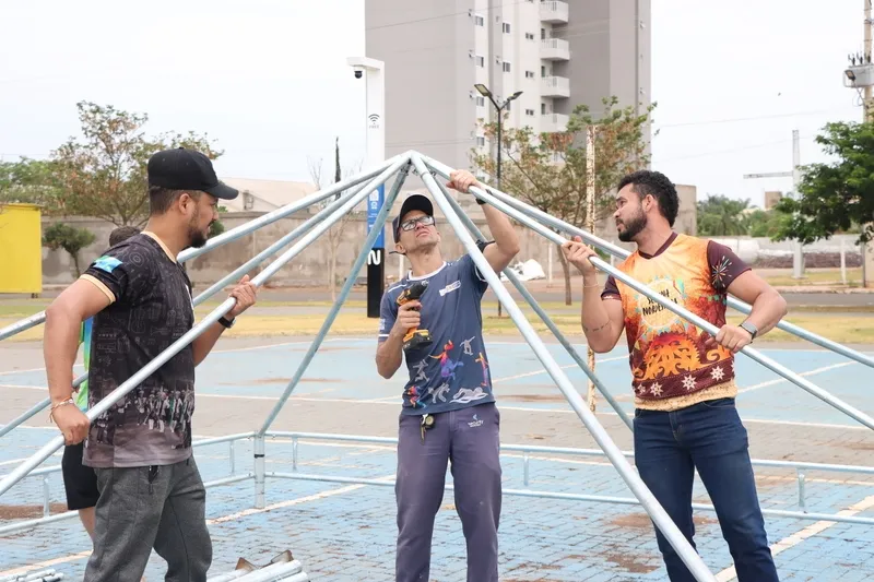 Estrutura para o Dia das Crianças começa a ser montada na Praça de Eventos