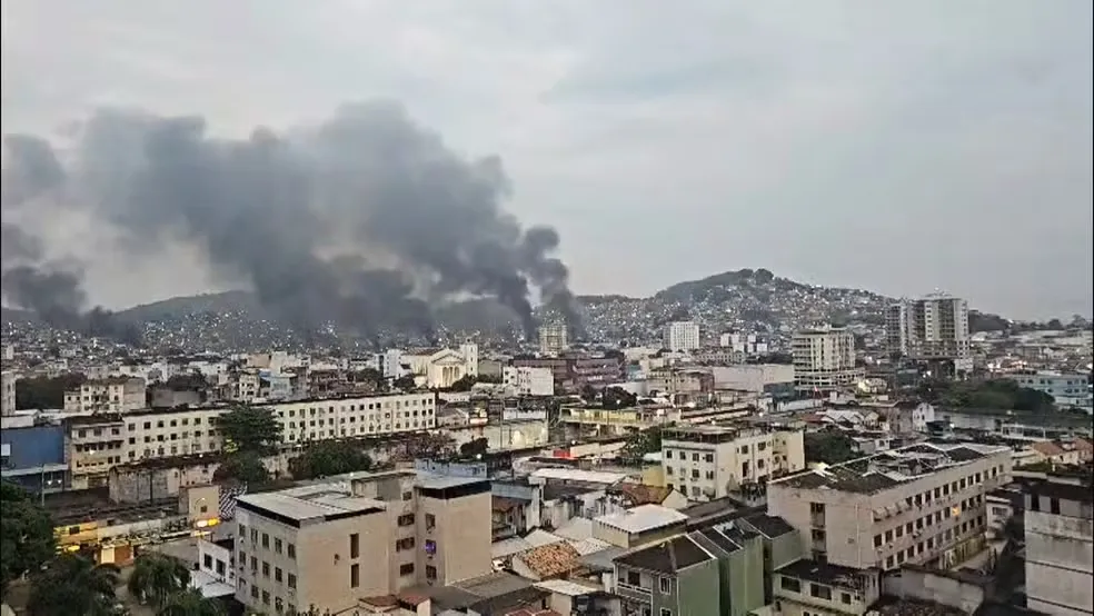 Megaoperação no Alemão e na Penha tem 5 mortos, entre eles um policial, e 55 presos