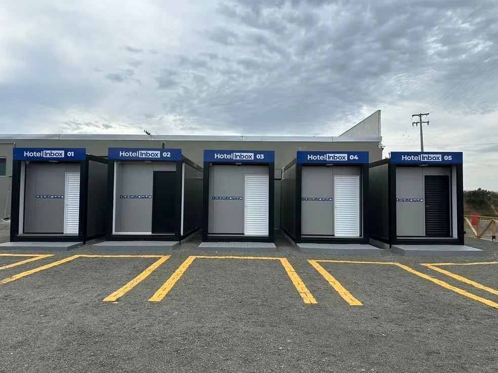 Sem recepção e 100% digital: como funcionam os hotéis autônomos que chegam ao Brasil