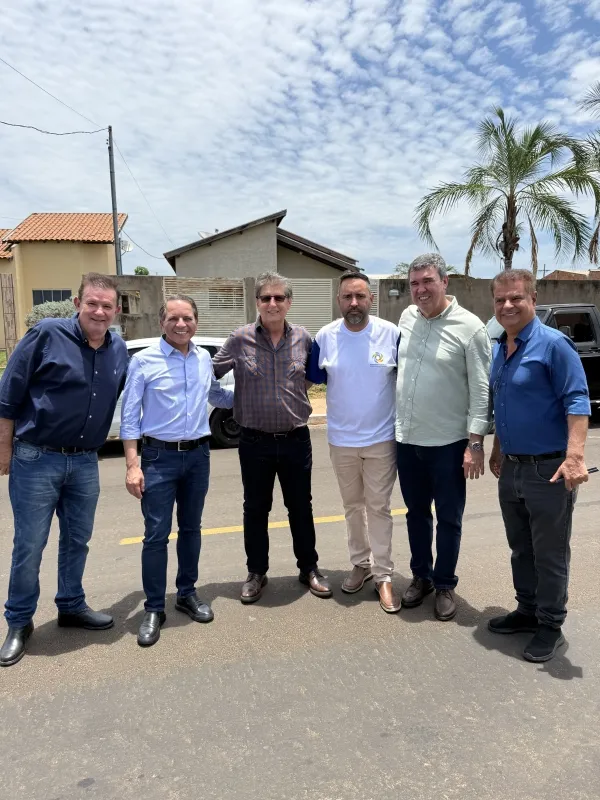 Prefeito Walter Schlatter acompanha governador Eduardo Riedel em entregas de obras em Alcinópolis e Figueirão
