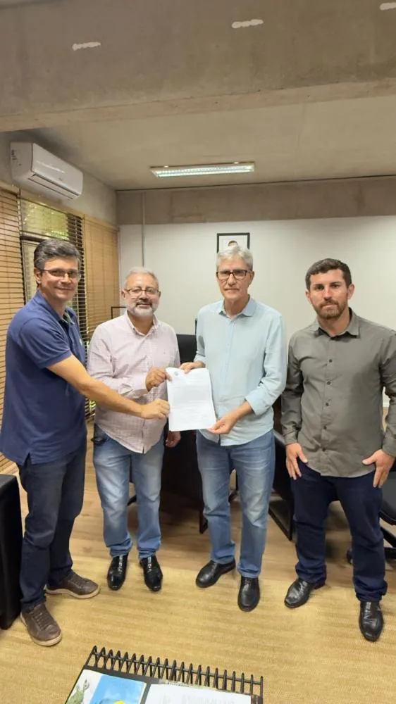 Vereadores entregam ofício à AGESUL solicitando vistoria em pontes da MS-320 e construção de nova ponte no Assentamento Mateira