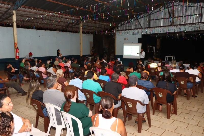Prefeitura realiza reunião de apresentação do Programa Lar Legal no Bairro Esperança
