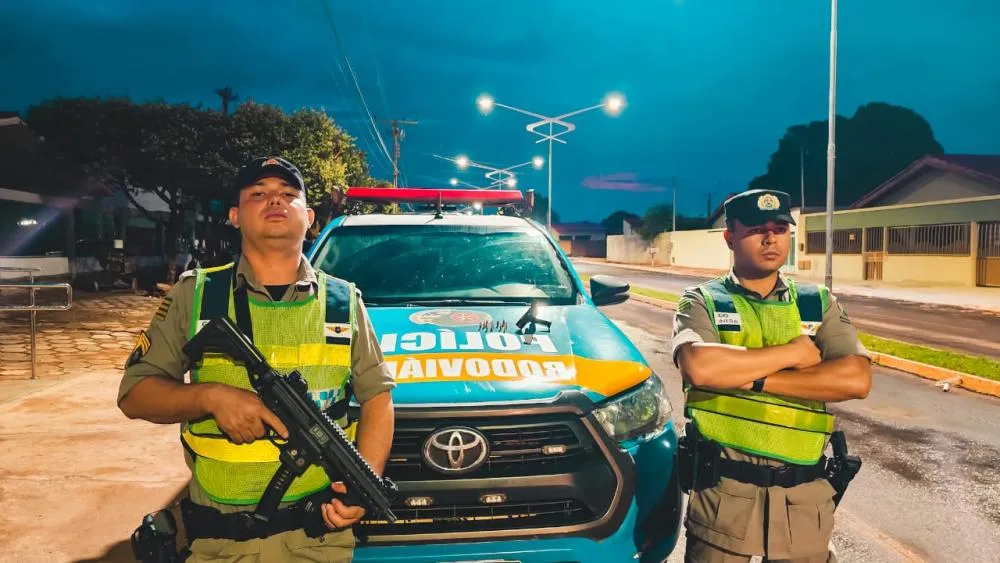 COMANDO DE POLICIAMENTO RODOVIÁRIO - 5° BPMRv REALIZA PRISÃO POR PORTE ILEGAL DE ARMA DE FOGO E MUNIÇÕES