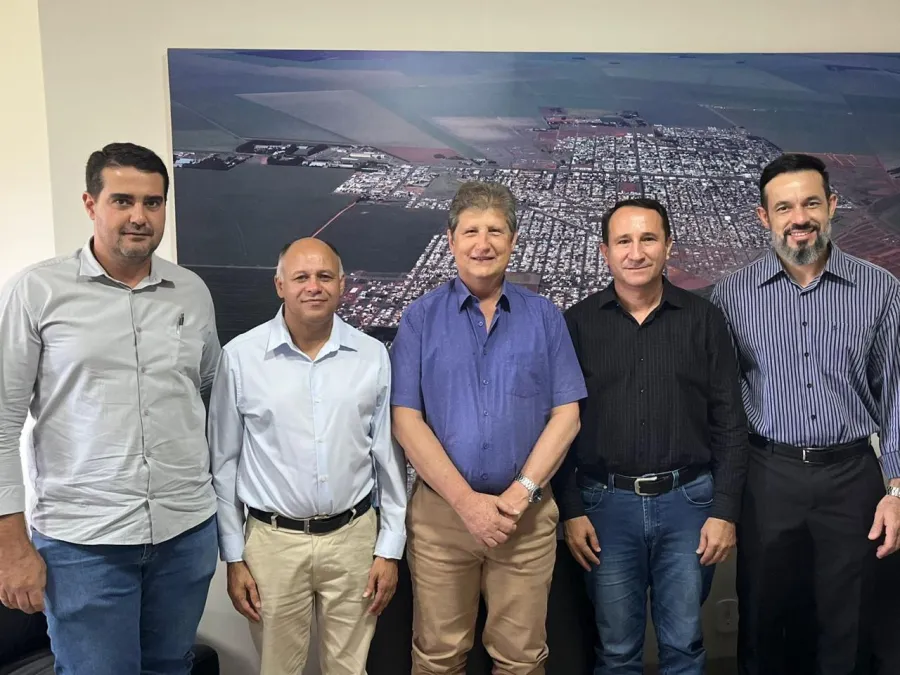 Prefeitos de Chapadão do Sul e Paraíso das Águas reforçam parceria em encontro para troca de experiências administrativas