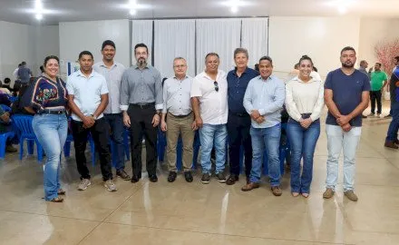 Assinatura de contratos do FGTS Crédito Associativo beneficia 42 famílias do Residencial Araras