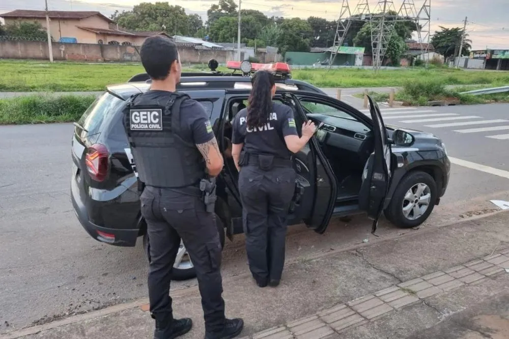 PC IDENTIFICA SERVIDORES DA PREFEITURA DE GOIÂNIA QUE BATIAM PONTO PARA COLEGAS DE TRABALHO RECEBEREM SALÁRIOS