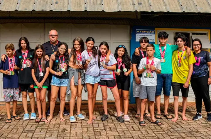 Atletas da Escolinha de Kung Fu de Chapadão do Sul brilham no Campeonato Internacional no Paraná