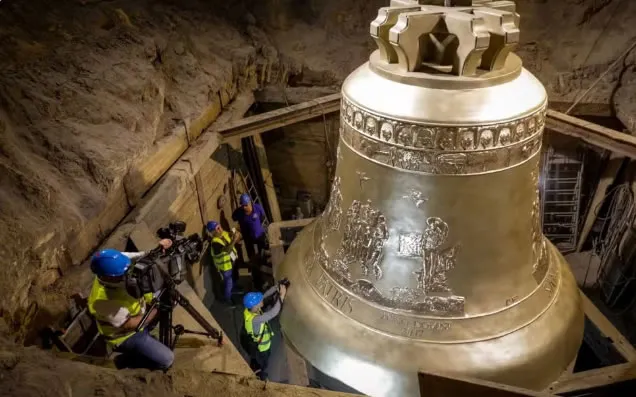 Com 4 metros de altura e 55 toneladas: veja os detalhes do sino gigante que será instalado na Basílica de Trindade